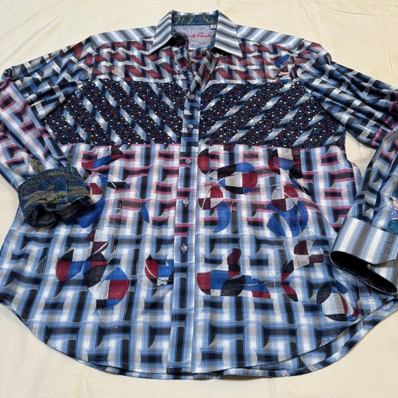 Robert Graham, limited edition, long sleeved button up - Picture 2 of 11